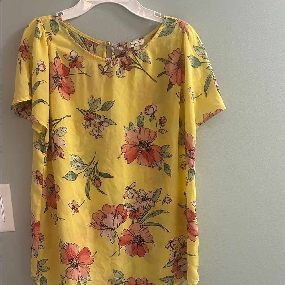 Floral Short-Sleeve Blouse in Yellow